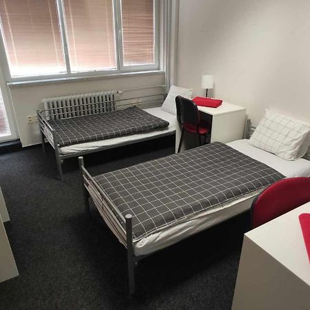 Parkcentrum Lowcost Hotel Near Center Of Ostrava Exterior foto